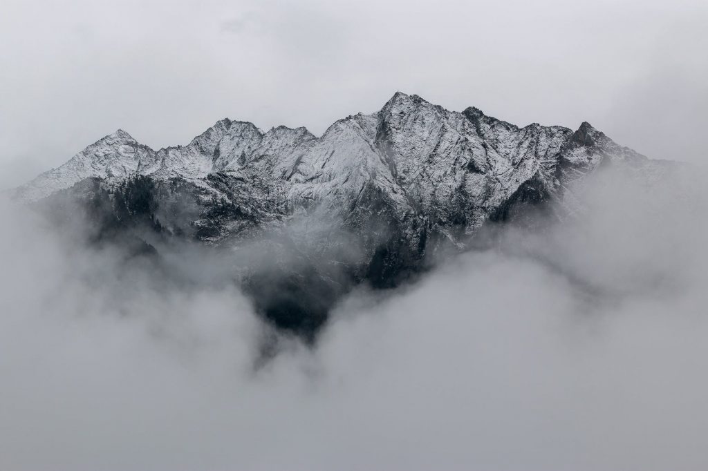 山,泼墨画,山雾,山海经