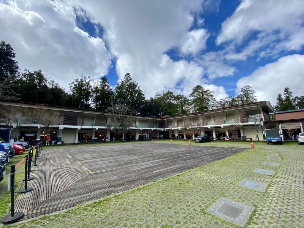 阿里山巨木步道山頂廣場